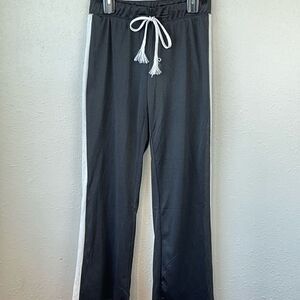 Pre-Owed Almost Famous Womens Black and White Comfortable Cozy Pants Size M